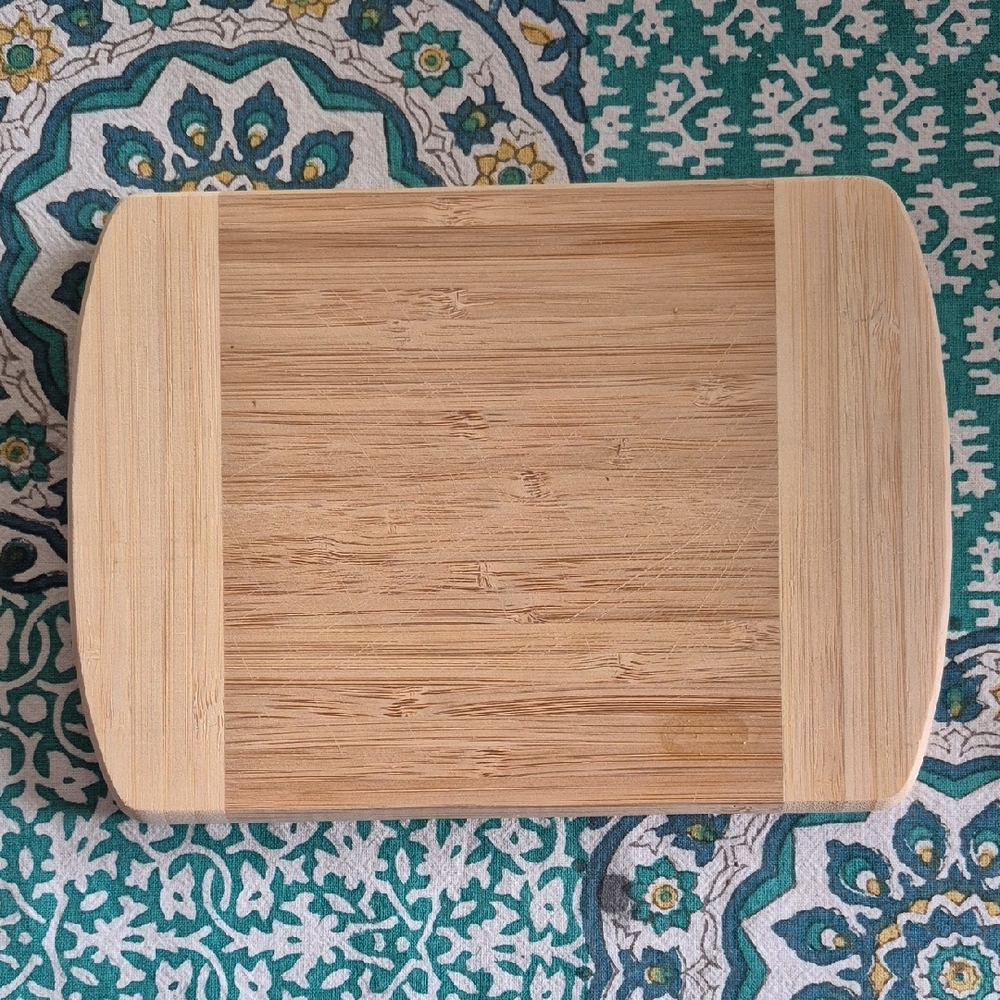 Tillamook Coast 5.75x8 Bamboo Cutting Board or Cheese Plate - Picture 3 of 9